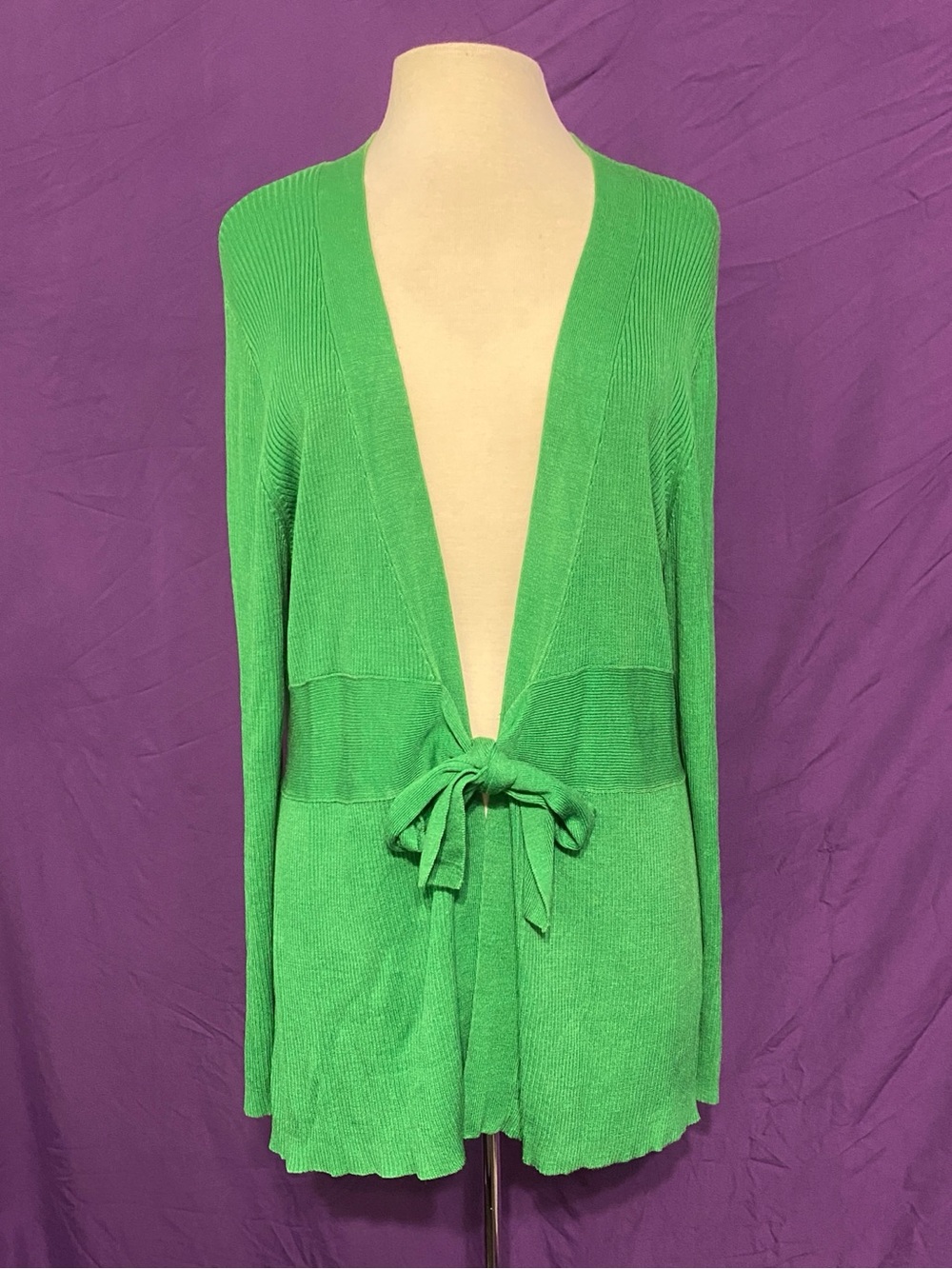 Vintage 1990s Diane Von Furstenberg Silk Assets Green Tie-Front Cardigan. Size L